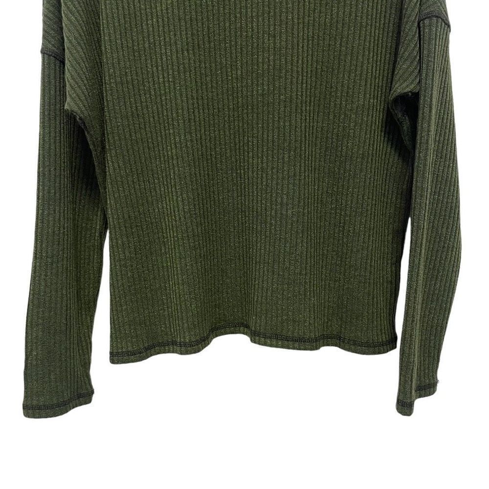 Green Turtle Neck Top - Picture 6 of 6